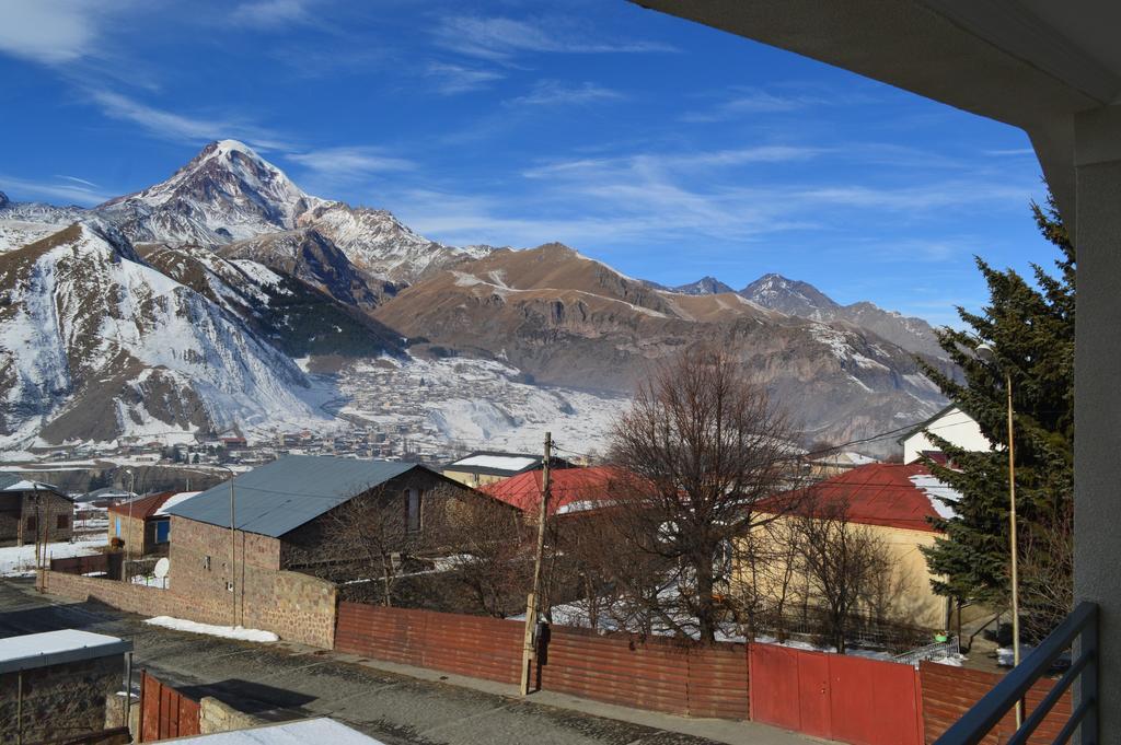 Guest House Qubi Kazbegi Extérieur photo