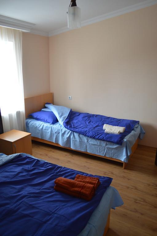 Guest House Qubi Kazbegi Extérieur photo