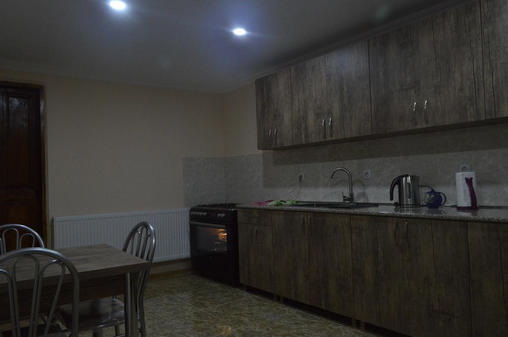 Guest House Qubi Kazbegi Extérieur photo