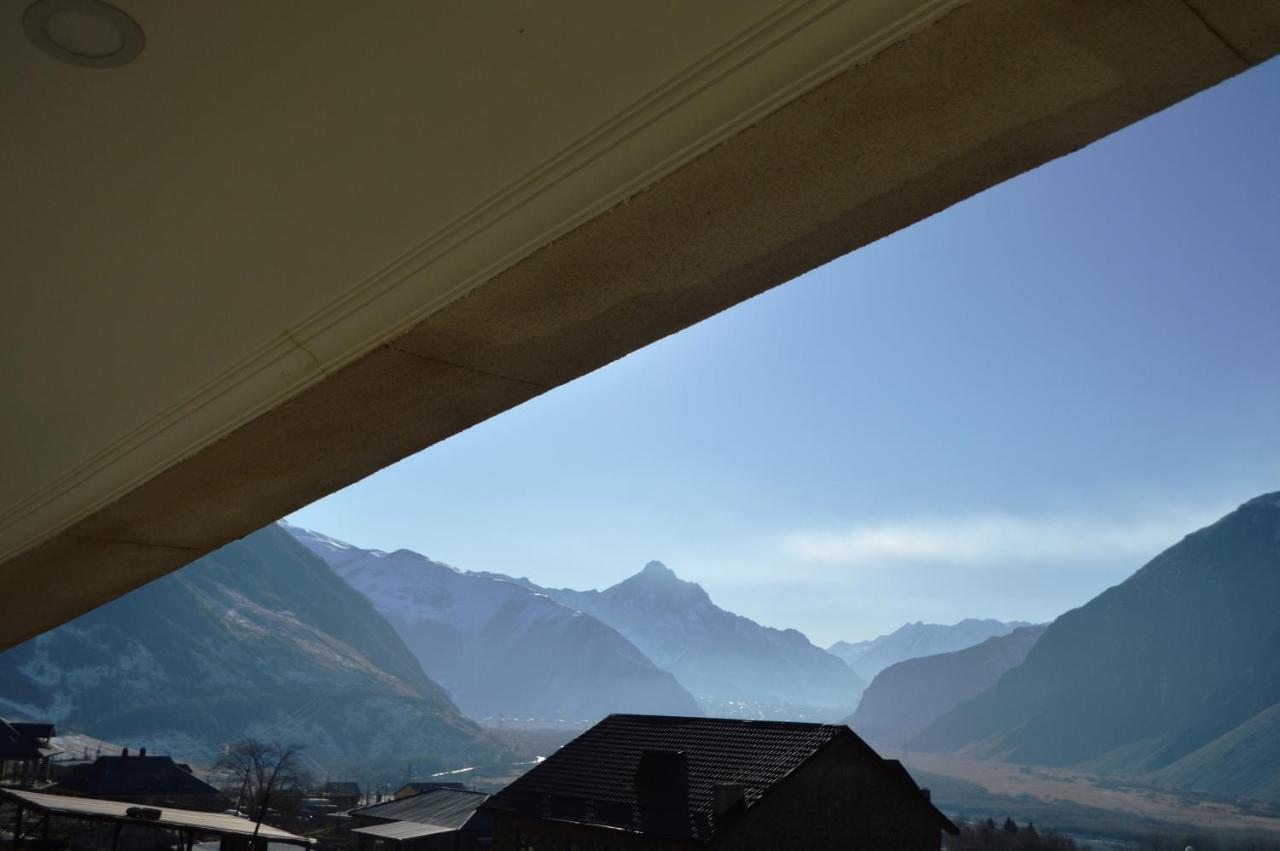 Guest House Qubi Kazbegi Extérieur photo