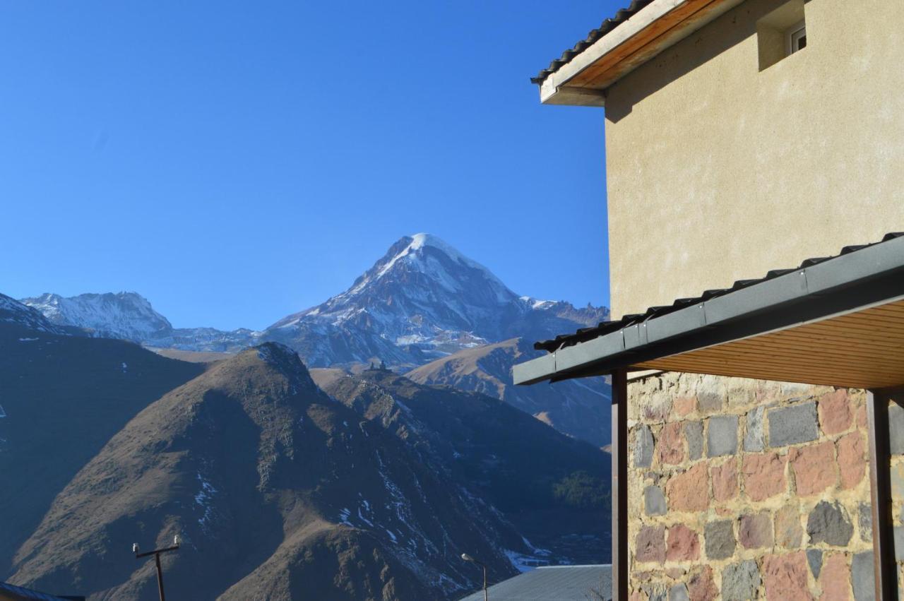 Guest House Qubi Kazbegi Extérieur photo