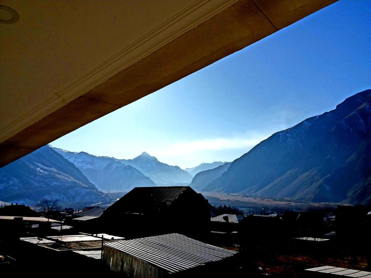 Guest House Qubi Kazbegi Extérieur photo